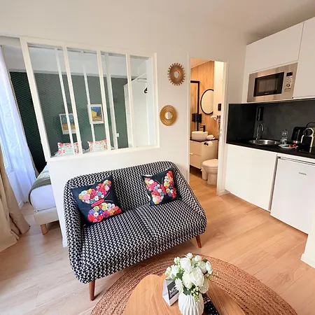 Апарт-отель Moret Art Flats Trendy East