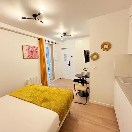 Апарт-отель Moret Art Flats Trendy East