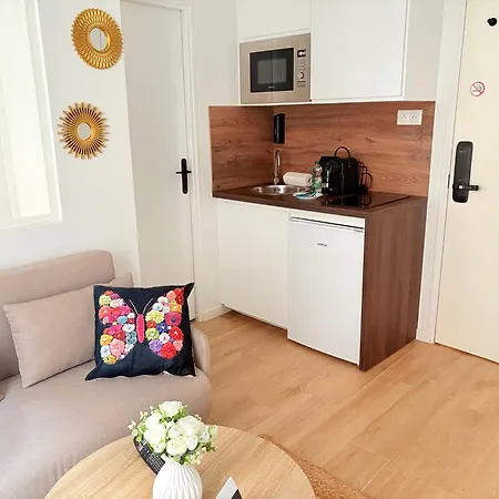 Moret Art Flats Trendy East Париж