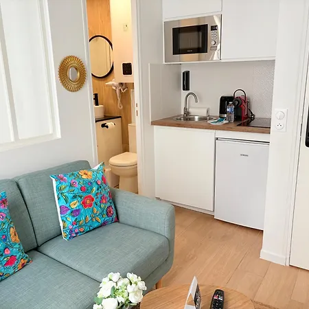 Moret Art Flats Trendy East