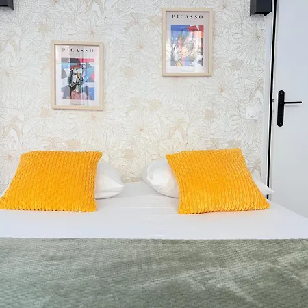 Апарт-отель Moret Art Flats Trendy East Париж