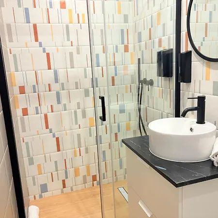 Moret Art Flats Trendy East