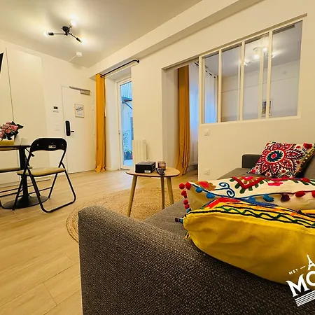 Moret Art Flats Trendy East *