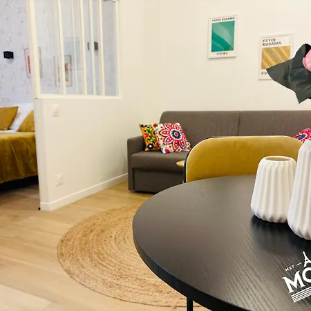Moret Art Flats Trendy East Aparthotel *