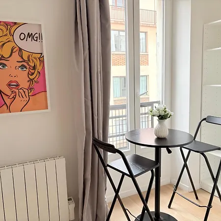 Moret Art Flats Trendy East *